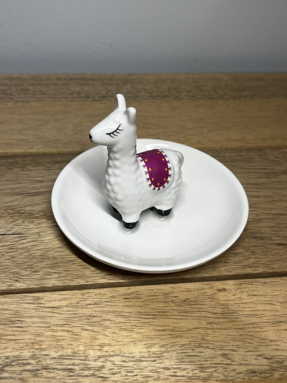 Small LLAMA Ceramic Trinket Ring Jewelry Dish 2.75" High 4" Diameter Eyelashes
